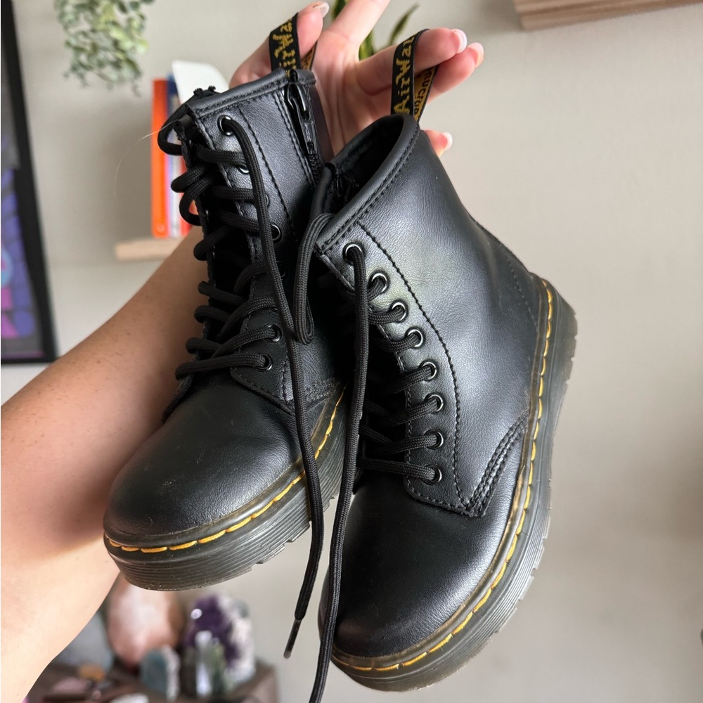 Kids US 12 Dr. Martens unisex boots